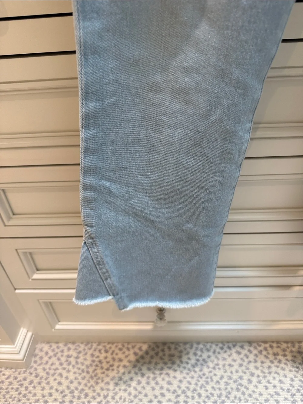Frame Denim Pale Blue Cropped Kick Flare Jeans with Raw Scalloped Hem - Picture 4 of 5